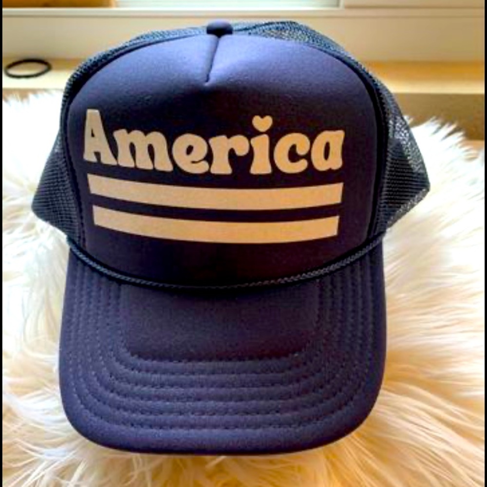Woman’s America trucker hat